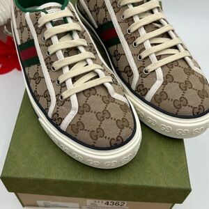 Men's Gucci 1977 low top GG CANVAS SNEAKER . Size 11.5 fits 12